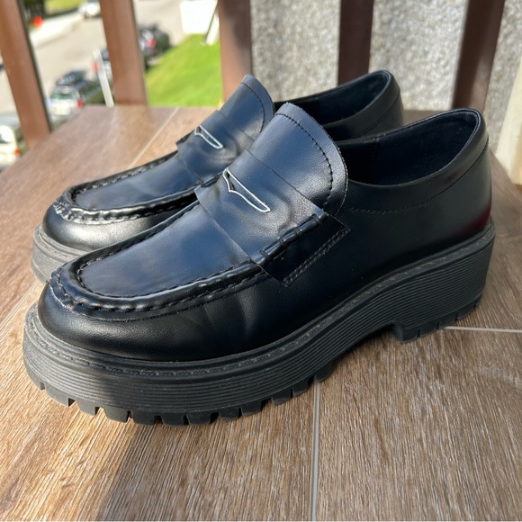 Steve Madden Black Chunky Loafers - Picture 8 of 9